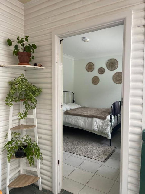 Private Bath Garden View Guest Room Pet Friendly - Kawana Tourism 2