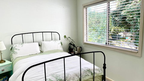 Private Bath Garden View Guest Room Pet Friendly - Kawana Tourism 0