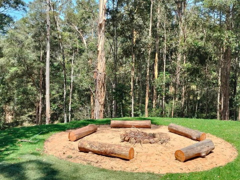 Private Bush & Beach Retreat - Kawana Tourism 1