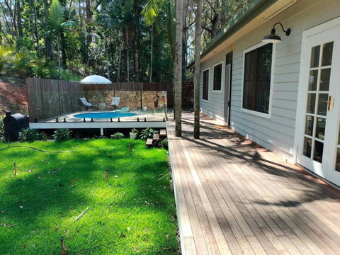 Private Bush & Beach Retreat - Kawana Tourism 3
