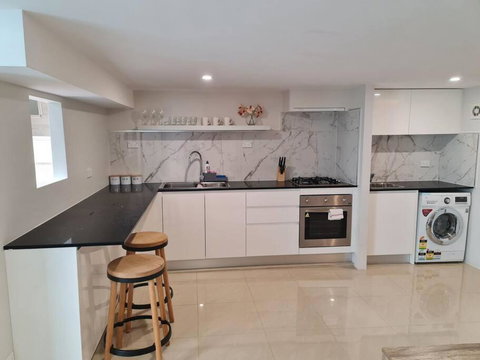 Private & Cosy Two Storey Guest House - Kawana Tourism 1