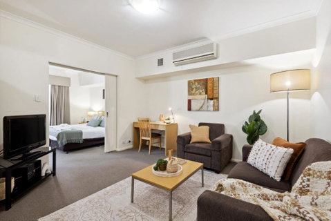Prized Perth Retreat 1BDR - Kawana Tourism 1