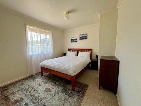 Promhills Cabins - Kawana Tourism 3