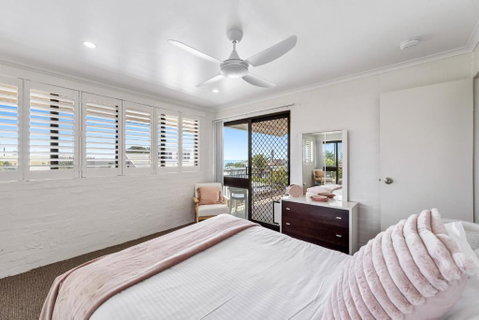Quaint 2-Bed Beach Abode With Ocean Views - Kawana Tourism 3