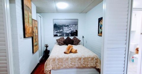 Quaint & Tranquil Subiaco 1 Bedroom Apartment - Kawana Tourism 1