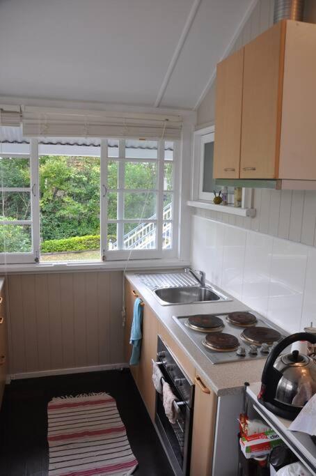 Quaint & Cosy 1 Bedroom Apartment In Queenslander. - Kawana Tourism 3