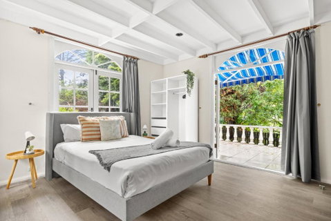 Quaint Queen Room - Convenient Location In Lindfield - Shared Bathroom - Kawana Tourism 0