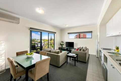 Quest On Rheola - Kawana Tourism 0