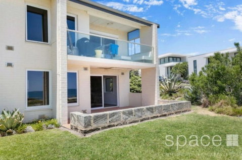 Quintessential Oceanview Apartment In Cottesloe - Kawana Tourism 3