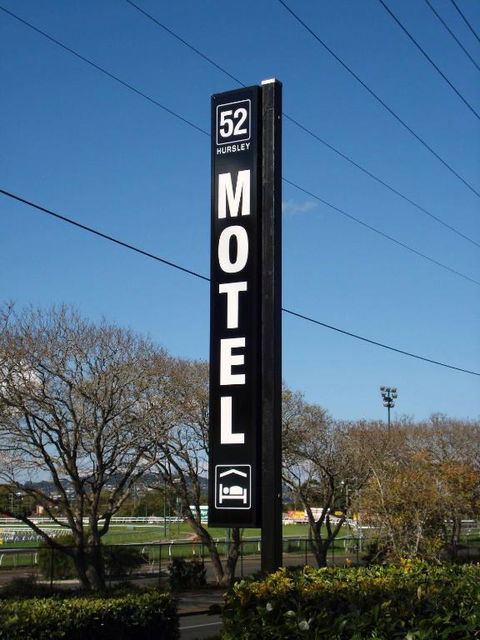 Raceview Motor Inn - Kawana Tourism 1