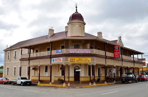 Railway Hotel Motel Peterborough - Kawana Tourism 0
