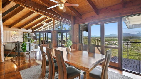 Rainforest Treehouse Sanctuary - With Ocean Views - Kawana Tourism 2