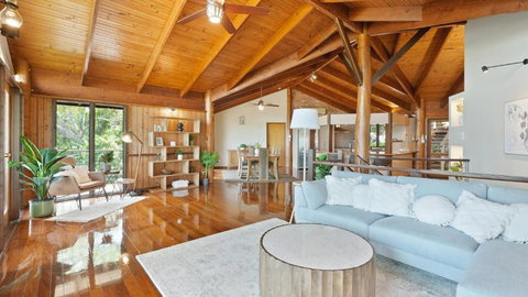 Rainforest Treehouse Sanctuary - With Ocean Views - Kawana Tourism 1