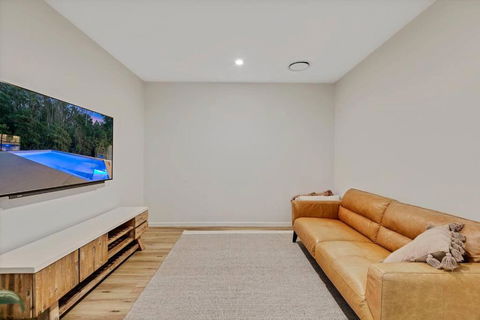 Rainforest Villa: Luxe Escape - Kawana Tourism 3