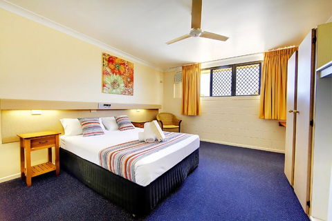 Raintree Motel - Kawana Tourism 2