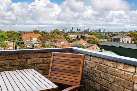 Randwick - RAND8- Albion Street - Kawana Tourism 1