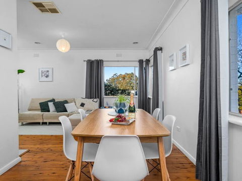 Read Place Retreat - Kawana Tourism 0