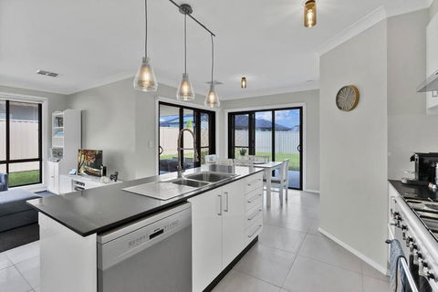 Red Gum Rise - Gateway To The Southern Highlands - Kawana Tourism 0