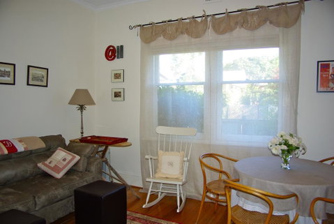 At Eleven - La Petite Maison - Kawana Tourism 0