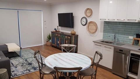 At Home Apartments - Kawana Tourism 1