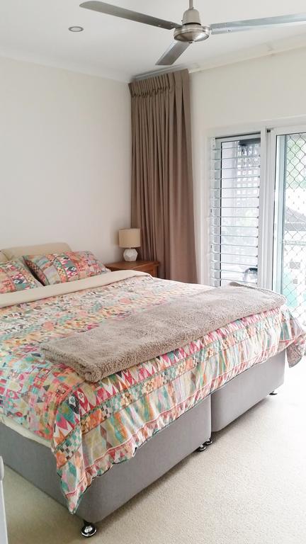 Attenborough Apartments - Kawana Tourism 3
