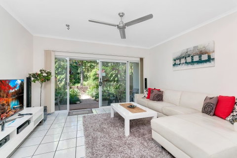 Attenborough Apartments - Kawana Tourism 2