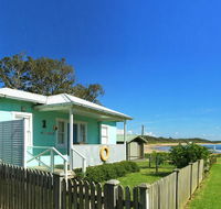 Aurora Beachfront Cottage - Kawana Tourism