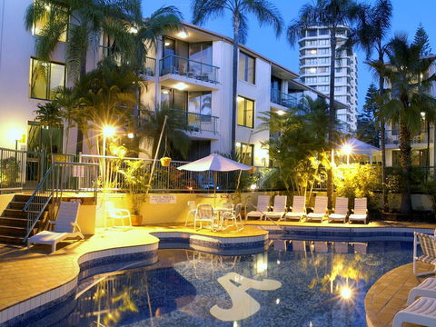 Aussie Resort - Kawana Tourism 1