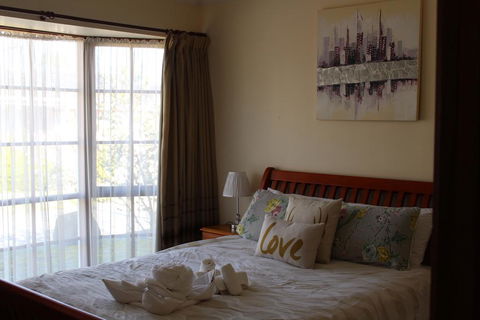 Australian Home Away @ Doncaster Elgar - Kawana Tourism 2