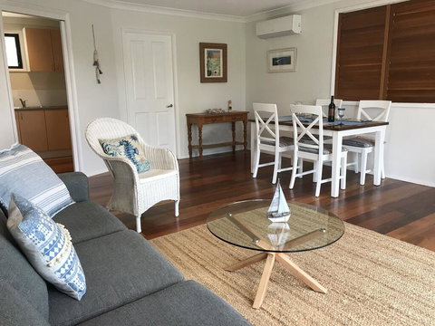 Avalon Seashells 2 Bedroom Apartment With Pool - Kawana Tourism 3