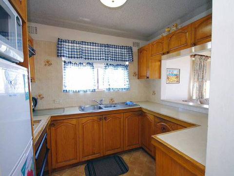 Avilla Court 2 - Kawana Tourism 1