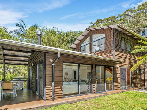 Avoca Beach Living - 84 Avoca Drive, Avoca Beach - Kawana Tourism 1