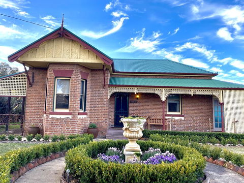 Avoca House - Circa 1900 Gorgeous Federation Home - Kawana Tourism 1