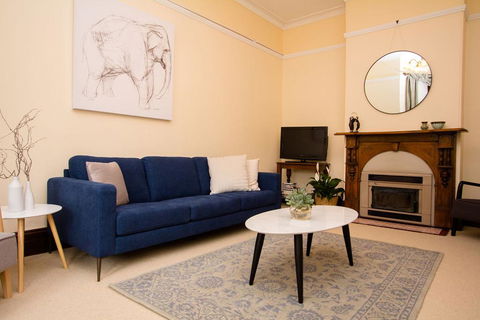 Avoca House - Circa 1900 Gorgeous Federation Home - Kawana Tourism 3