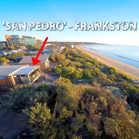 Award Winning Beach Front Retreat - Kawana Tourism 3