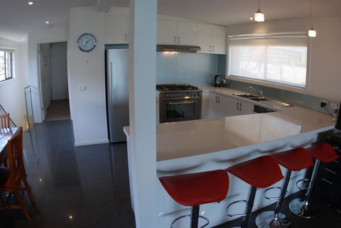Award Winning Beach Front Retreat - Kawana Tourism 2