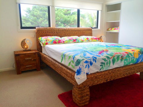 Award Winning Beach Front Retreat - Kawana Tourism 1