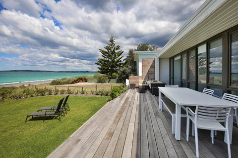 Azure Absolute Beachfront - Pet Friendly - Kawana Tourism 0