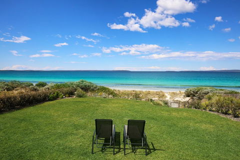 Azure Absolute Beachfront - Pet Friendly - Kawana Tourism 1