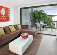Back of the Block Bulimba - Executive 3BR Bulimba apartment with leafy outlook - Kawana Tourism