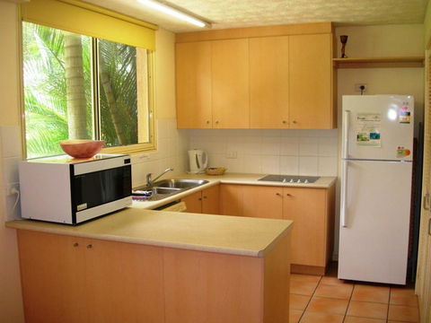 Baden 29 - Rainbow Shores, Air Conditioned, Ground Floor, Walk To Beach, Pool - Kawana Tourism 3