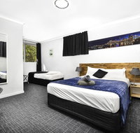 Bald Hills Motel - Kawana Tourism