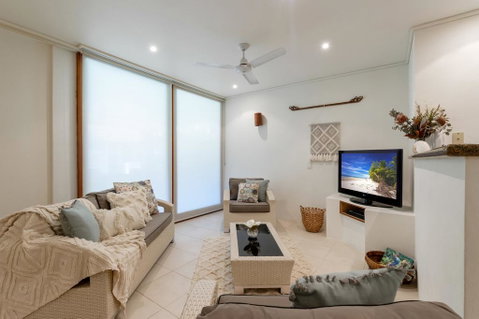 Balinese Beachfront Villa - Kawana Tourism 0