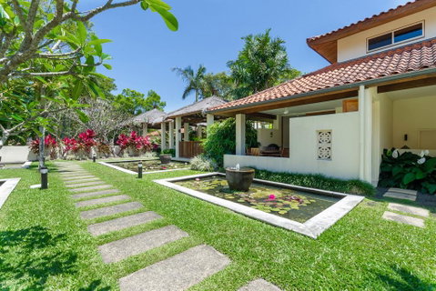 Balinese Beachfront Villa - Kawana Tourism 3