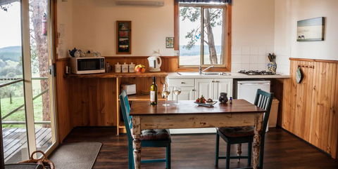 Balingup Heights Hilltop Forest Cottages - Kawana Tourism 3
