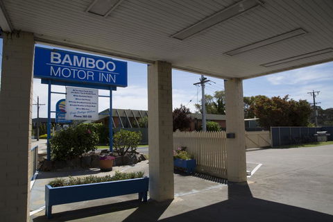 Bamboo Motor Inn - Kawana Tourism 2