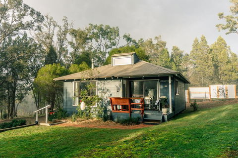 Bandalong Cottages - Kawana Tourism 3