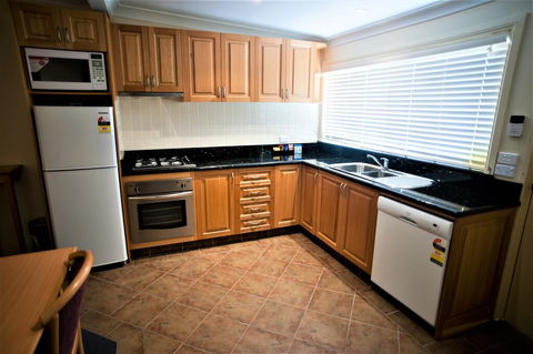 Bathurst Heritage Motor Inn - Kawana Tourism 1