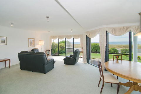 Bayside Beauty - Kawana Tourism 2