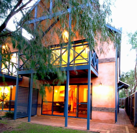 Beach Casa - Kawana Tourism 0